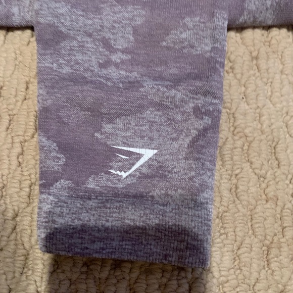 Original camo seamless Gymshark leggings in purple - Picture 4 of 8